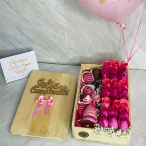 Caja de madera con rosas, JP Chenet y globos con helio