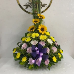 Ramo fúnebre en fuyi y girasoles